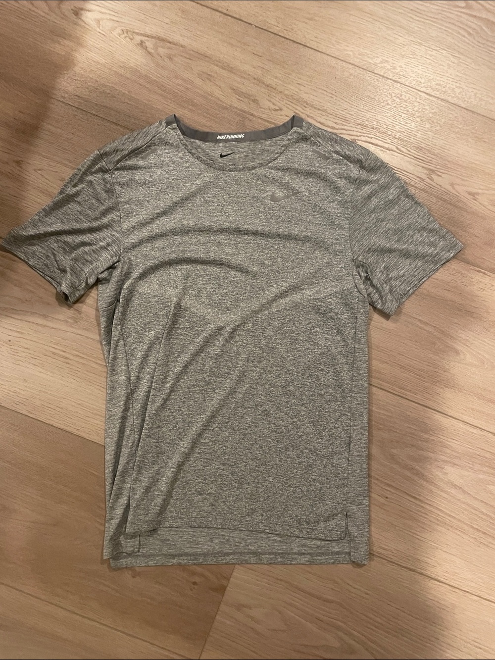 Nike Men’s Rise 365 shirt
